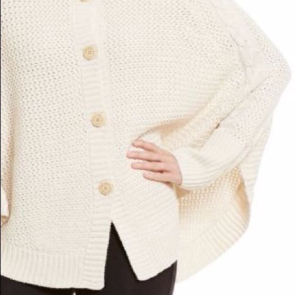 UGG Cream Sweater Cape Buttondown Poncho - Picture 9 of 13